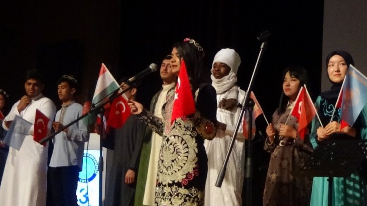 150 farklı ülkeden öğrenciler nevruzu Türkçe kutladı