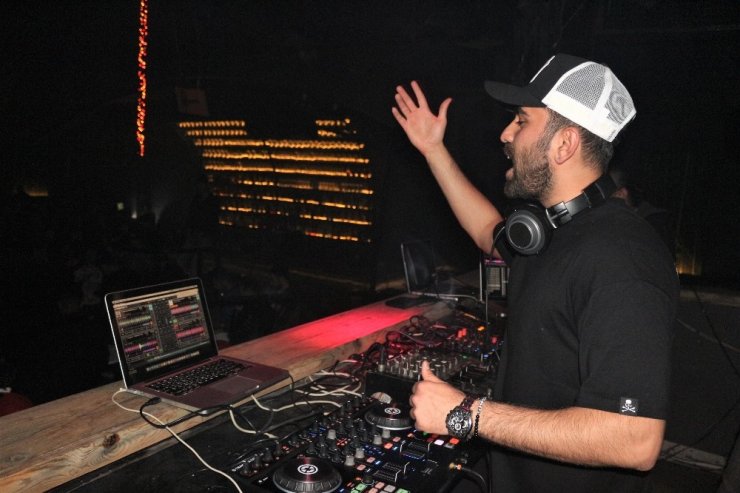 İranlı turistler Nevruz’u kutlamak için barlara akın etti