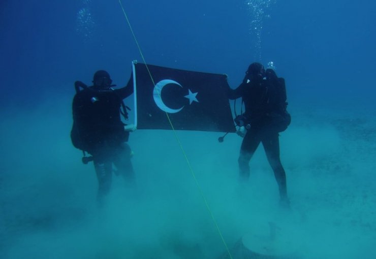 Türk komandoların Girit Adası’ndaki fotoğrafı Yunan medyasını rahatsız etti