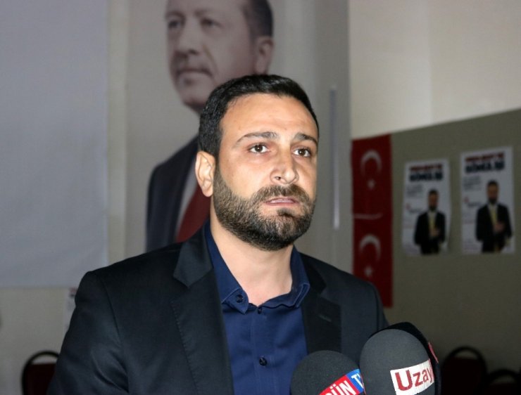 AK Parti Belediye Başkan adayı Nasıranlı kan davalı aileleri barıştırdı