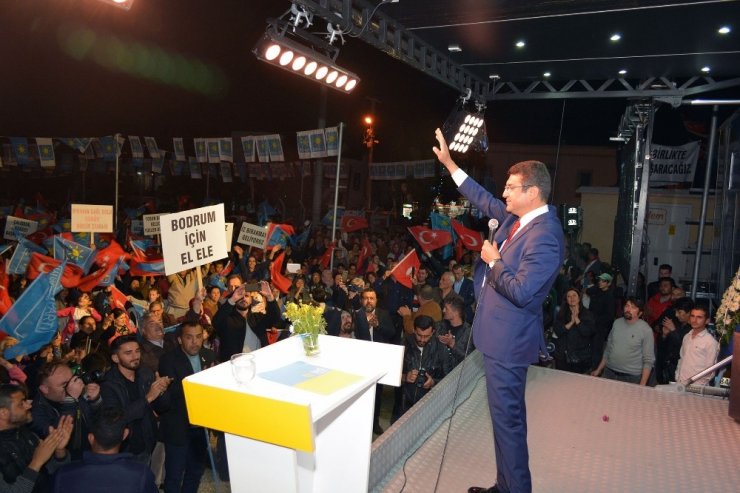 Mehmet Tosun, KOnacık mitinginde binlerce kişiye hitap etti
