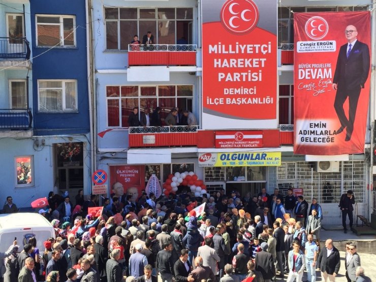 Başkan Ergün Demirci’de yüzlerce araçlık konvoyla karşılandı