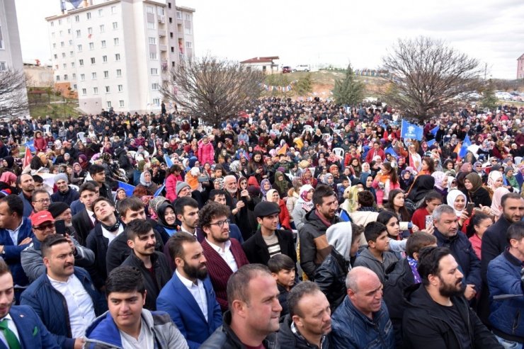 AK Parti’nin Bahşılı’daki mitingine binlerce kişi katıldı