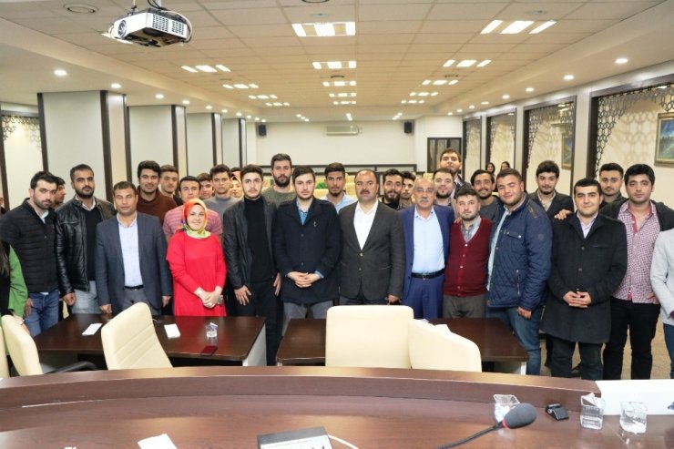 Başkan Nihat Çiftçi Büyükşehir Belediyesi gençliği ile bir araya geldi