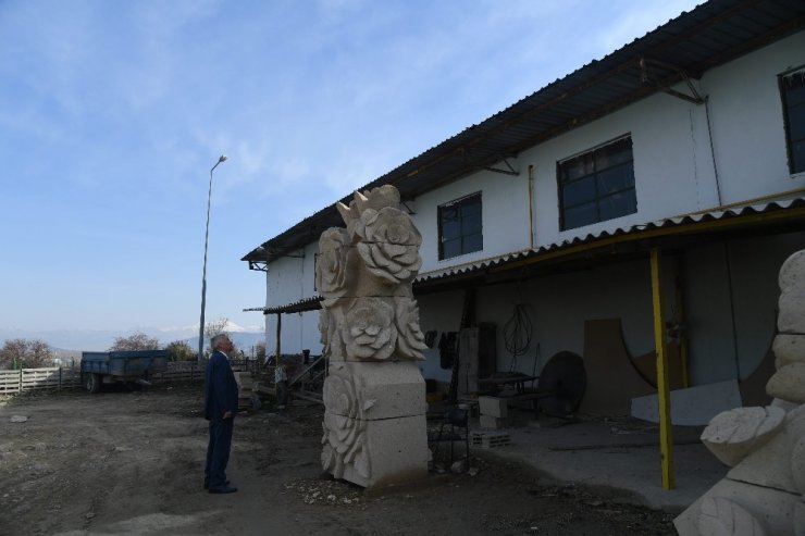 Isparta Gülü ile Türk mimarisi birleşti