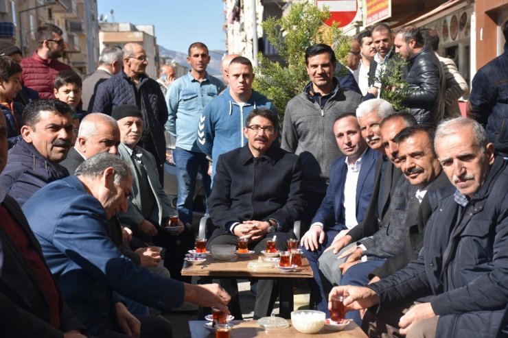 Başkan Çelik Tabane’nin ileri gelenleriyle kentsel dönüşümü konuştu