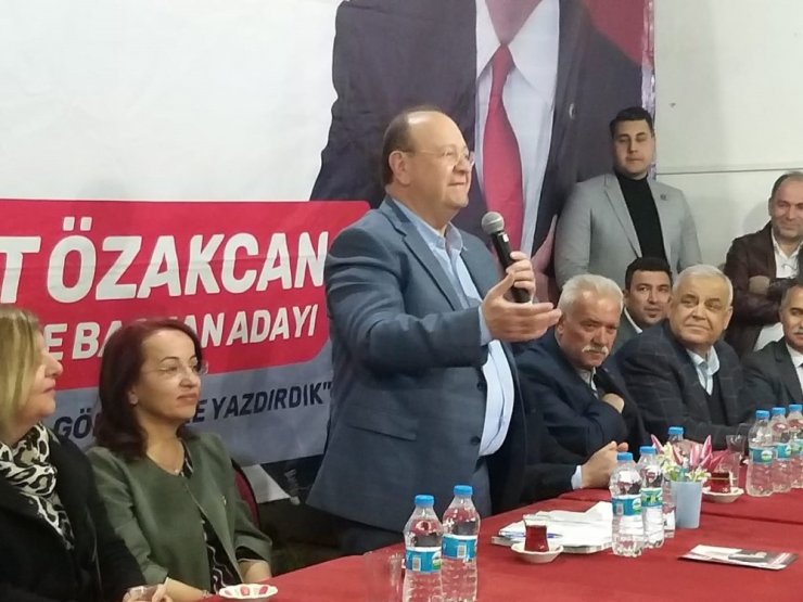 Mesut Özakcan seçim çalışmalarını Yılmazköy’de sürdürdü