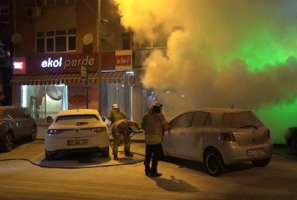 Silivri'de otomobil alev alev yandı