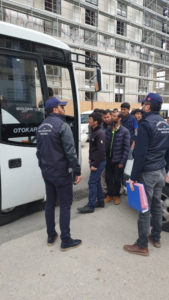 Göçmenlerin kaçak yolculuğu Ankara’da sona erdi