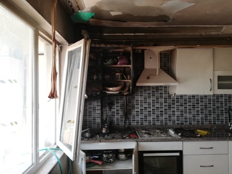 Mutfaktaki yangında maddi hasar meydana geldi