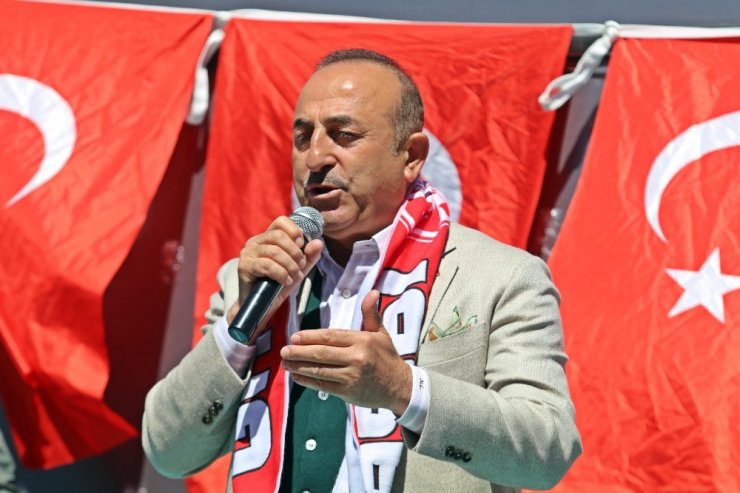Çavuşoğlu: "Avrupa Birliği bile tepki gösteriyor da bazı Arap ülkeleri Amerika ve İsrail korkusundan sesini çıkaramıyor"