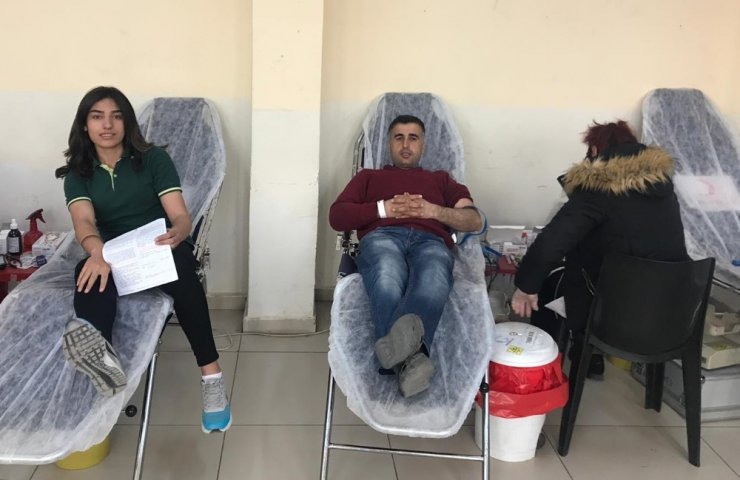 Mehmet Akif Ersoy Lisesinden kan bağışı kampanyası