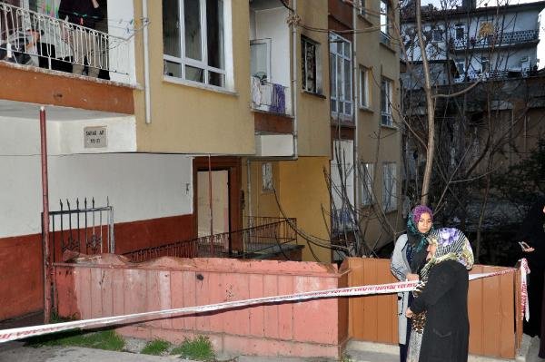 Ankara'da evde çıkan yangında dumandan etkilenen 5 kişi hastaneye kaldırıldı