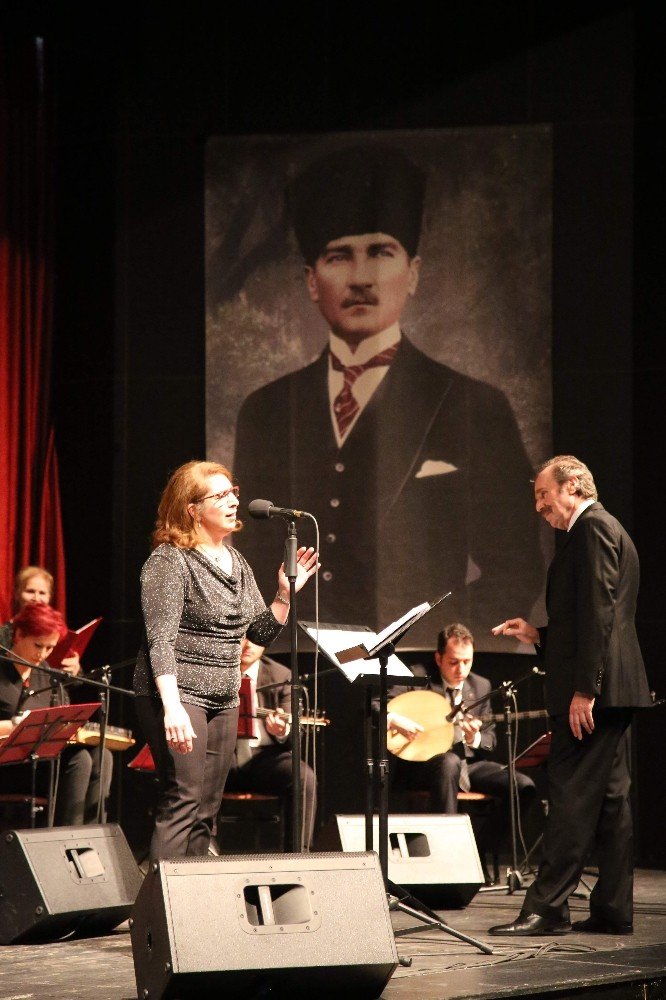 Klasik Türk Müziği Korosu 100. Yıl İçin Söyledi