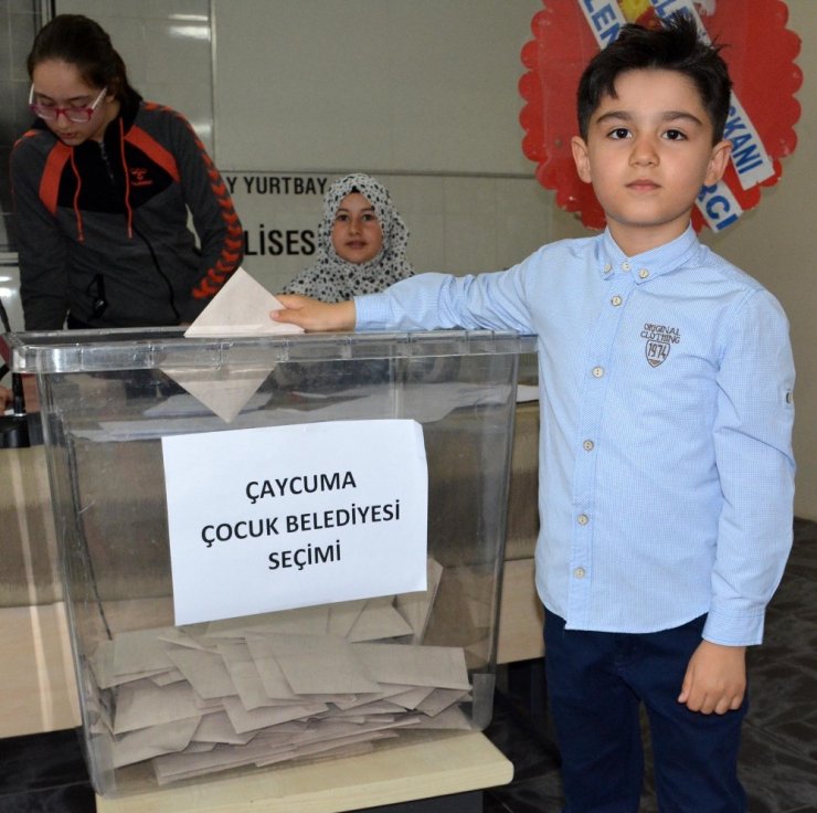 Çaycuma’nın İlk çocuk belediye başkanı seçildi