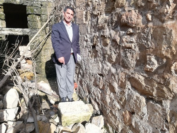 Mardin’de sağanak yağış nedeni ile yıkılan duvarların ardından tarih çıktı