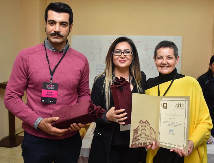 Ünlü oyuncu hükümlü çocuklarıyla fidan dikti