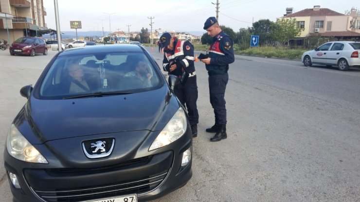 Balıkesir’de polis ve jandarmadan ’Huzurlu Sokaklar’ operasyonu