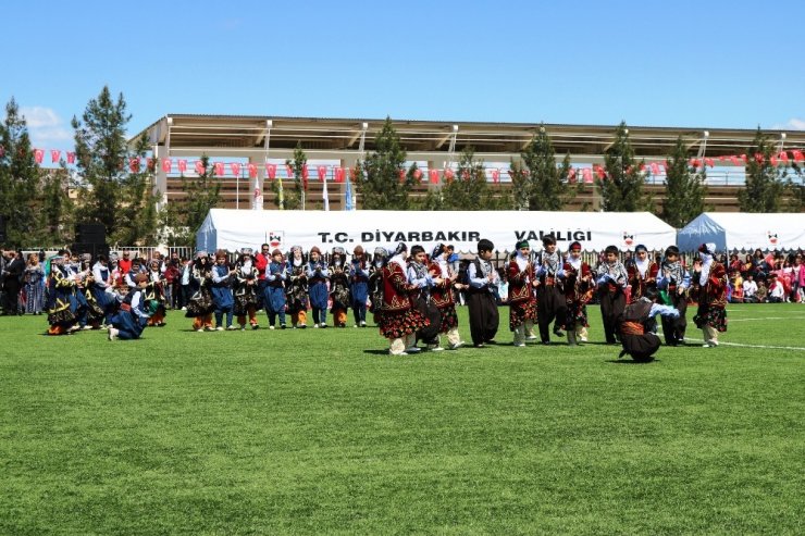 Diyarbakır’da 23 Nisan Ulusal Egemenlik ve Çocuk Bayramı coşkuyla kutlandı