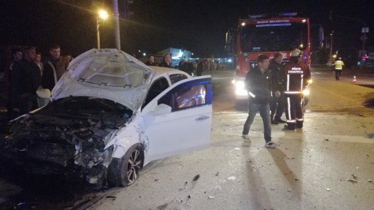 Düzce’de feci kaza 4 kişi yaralandı