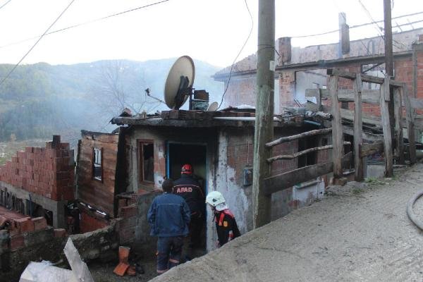 Sinop'ta tek katlı ahşap ev yandı: 3 ölü