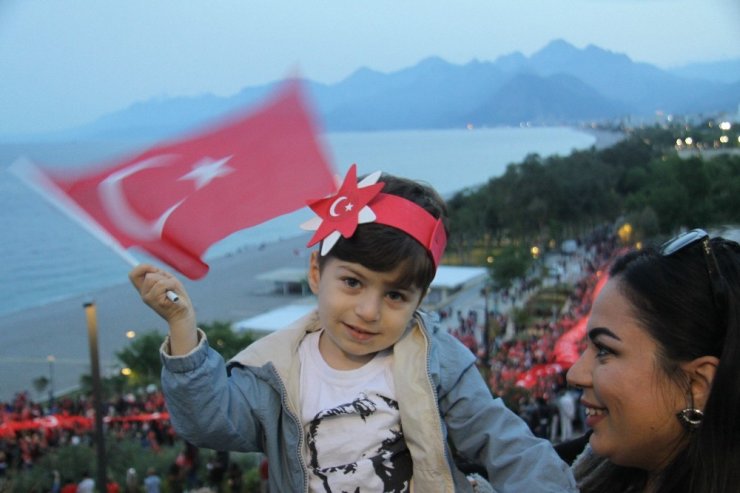 Antalya Fener alayında buluştu, Lösemi hastası Öykü Arin unutulmadı