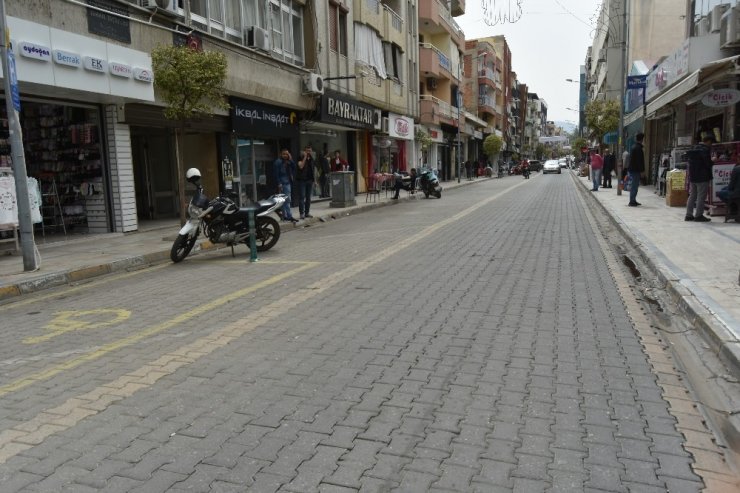 Salihli’nin Turan Caddesine park yasağı getirildi