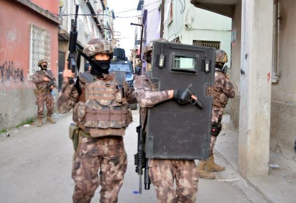 PKK operasyonuna Adana'da 5 gözaltı