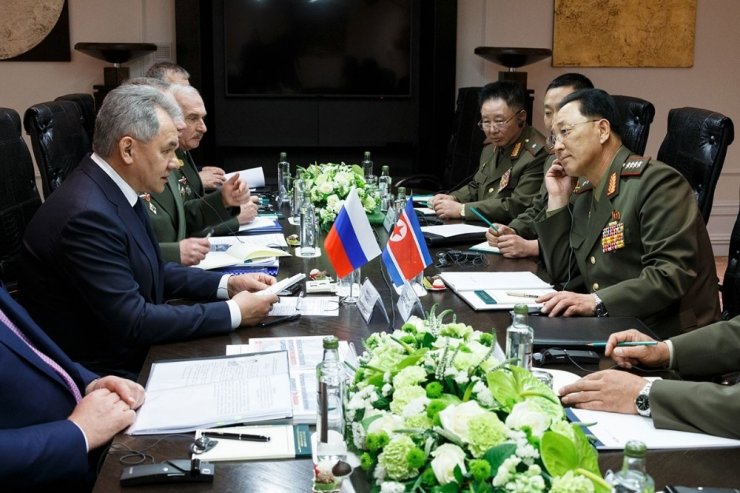 Rusya Savunma Bakanı Şoygu’dan Kuzey Kore açıklaması: “Üst düzey askeri ilişkiler ivme kazanacak”