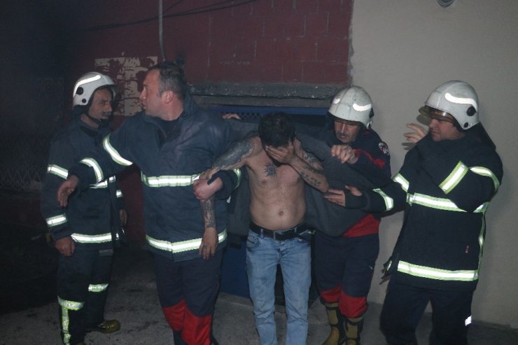 Alkollü şahıs önce evini yaktı sonra polise teslim olmamak için içeriden çıkmadı