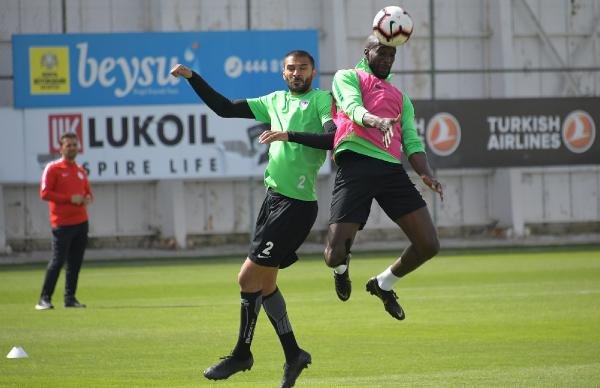 Atiker Konyaspor'da Galatasaray maçı hazırlıkları sürüyor
