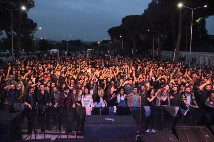 Egeli gençler Kurtalan Ekspres ile coştu