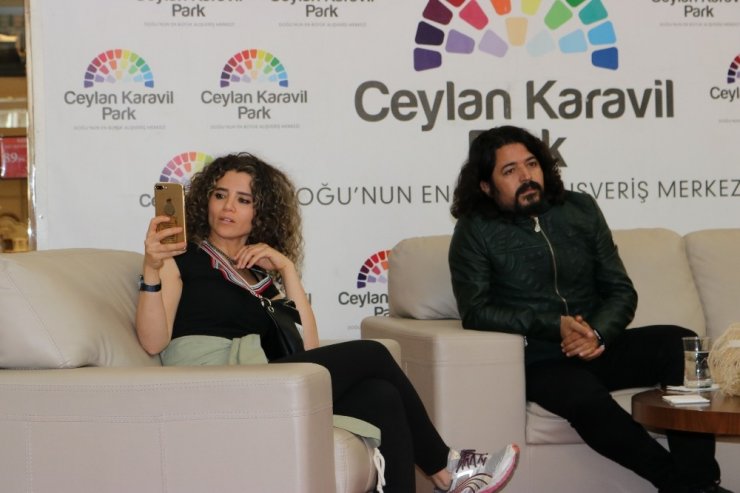 ‘O iş bende’ filmi oyuncuları Diyarbakır’da hayranlarıyla buluştu