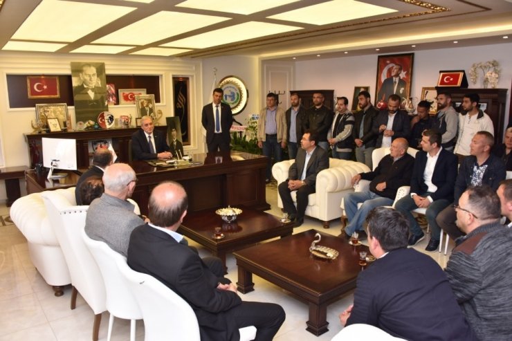 Başkan Bakkalcıoğlu’na Pazaryerililer Derneği’nden ziyaret