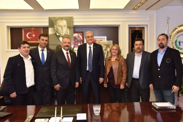 Başkan Bakkalcıoğlu’na Pazaryerililer Derneği’nden ziyaret