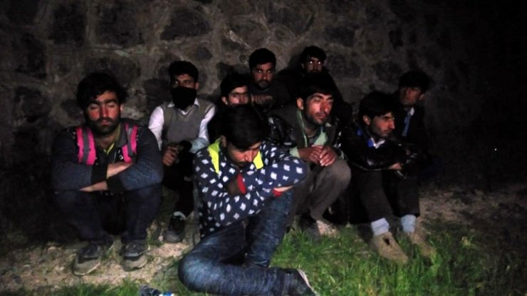 Siirt’te 22 düzensiz göçmen yakalandı