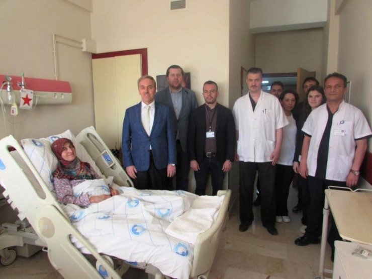 kutahya da hastayla konusarak beyin ameliyati gerceklestirildi