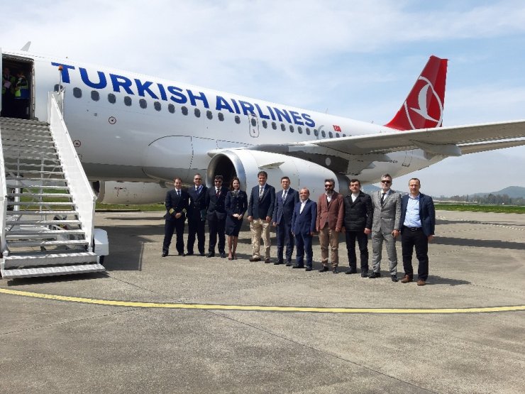 THY’nin yolcu uçağı Zonguldak Havalimanı’na test uçuşu yaptı