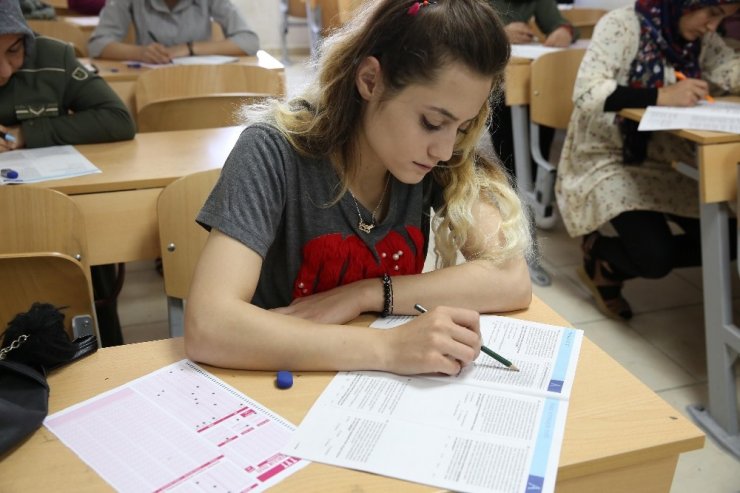 Haliliye’de öğrenciler sınavlara hazırlanıyor