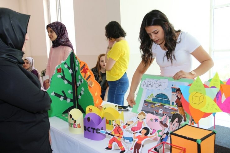 NEVÜ Sınıf Öğretmenliği Bölümü öğrencilerinin hazırladığı ‘Materyal Tasarımı Sergisi’ açıldı