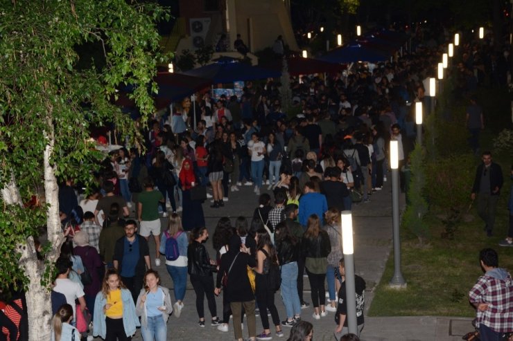 Anadolu Üniversitesi Karagöz ve Hacivat’ı ağırladı