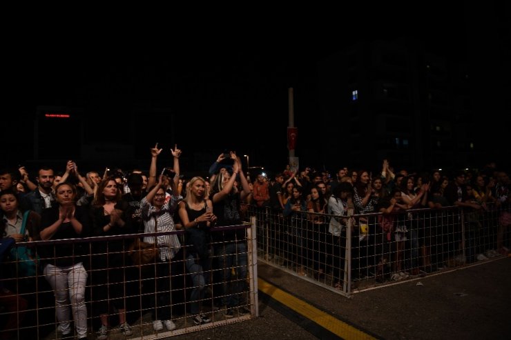 Gençler Çiğli’de Redd ile coştu