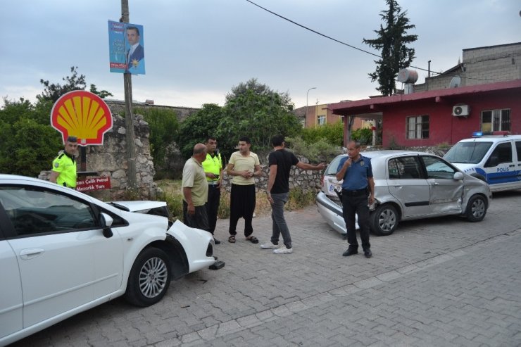 Adana’da trafik kazası 3 yaralı