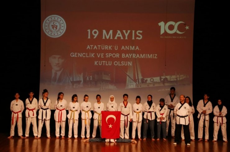 19 Mayıs Atatürk’ü Anma, Gençlik ve Spor Bayramı Sultanbeyli‘de törenlerle kutlandı