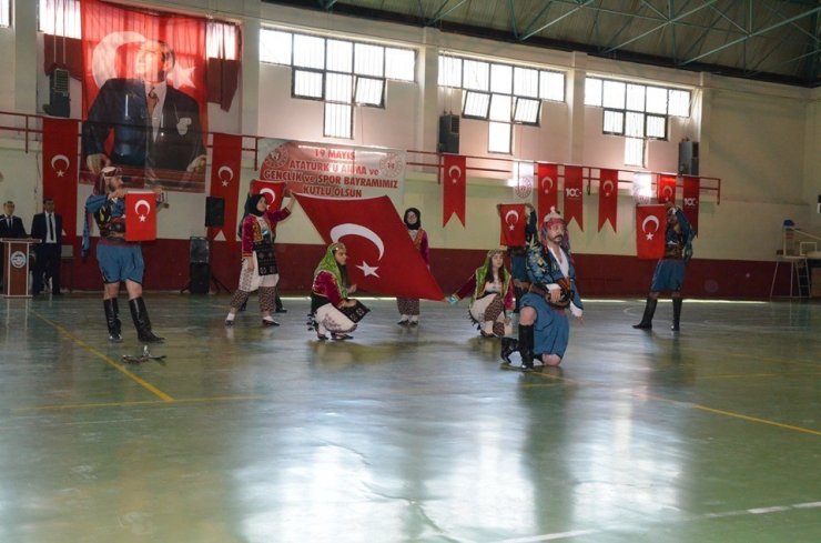 Emet’te 19 Mayıs Atatürk’ü Anma, Gençlik ve Spor Bayramı coşkusu