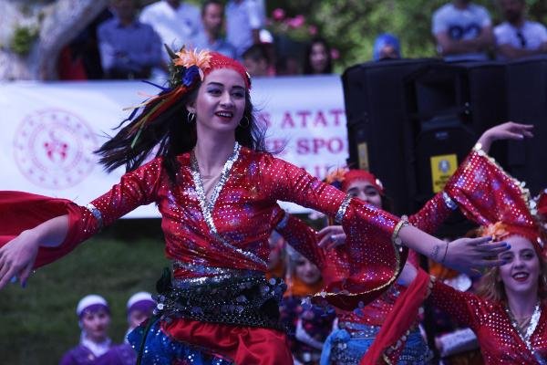 Hüsnü Bozkurt'tan bir skandal daha! Konya'da 19 Mayıs töreninde gerginlik