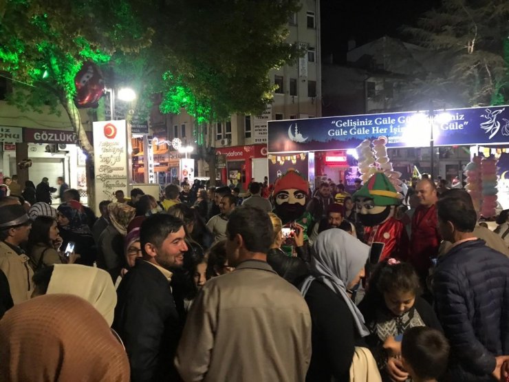 Kastamonu Belediyesi’nin Ramazan Sokağı’na yoğun ilgi