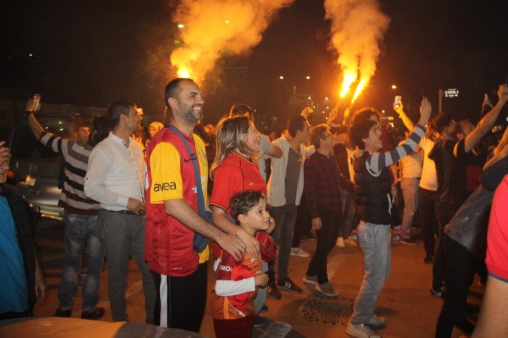 Konya’da Galasaray’ın şampiyonluk kutlamasında gerginlik