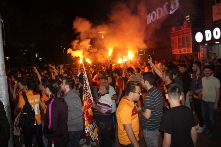 Konya’da Galasaray’ın şampiyonluk kutlamasında gerginlik