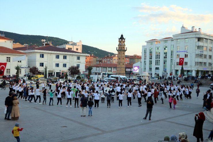Yozgat’ta yüzlerce kişi atabarı oynadı